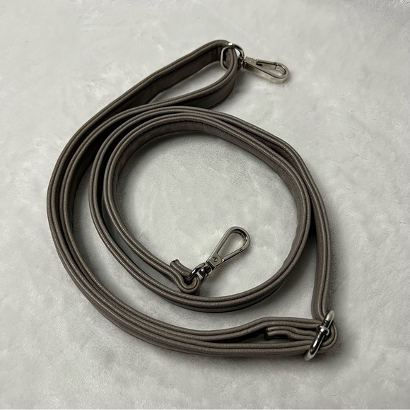 Jessica Simpson Hand/Crossbody Bag - Picture 7 of 10